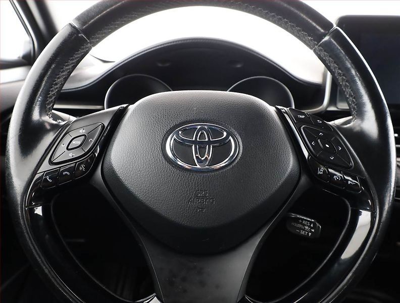 Toyota C-HR (2017) 1.8 Hybrid, Automat - fotka 8 z 18