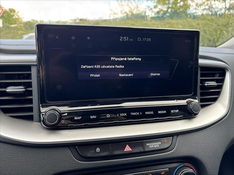 Kia Ceed 1,5 TGDi AT TOP ZÁRUKA CARPLAY - fotka 27 z 42