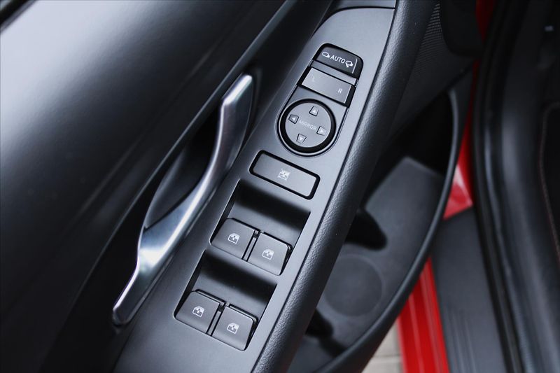 Hyundai i30 1.5 T-GDI 117kW N-LINE ČR - fotka 28 z 28