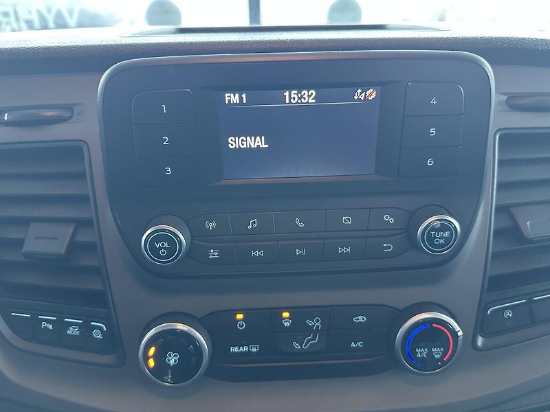 Ford Transit Custom Trend 340 L1 2.0EB 130k kombi - fotka 17 z 23