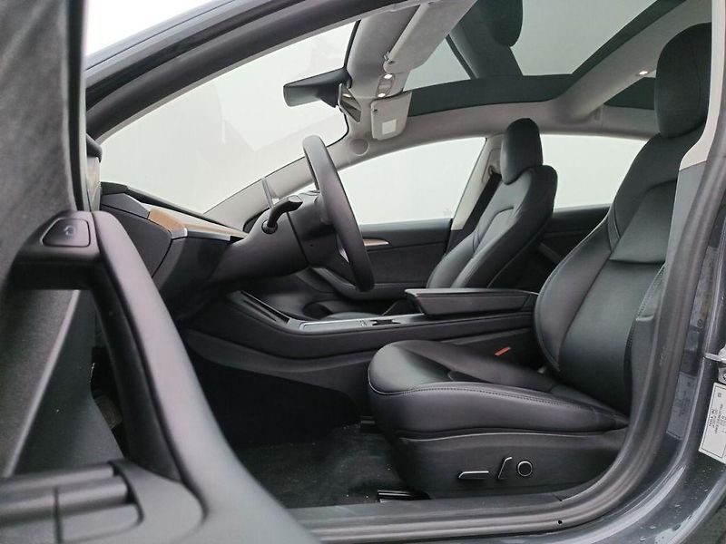 Tesla Model 3 AWD LED ACC       PŘIPRAVUJEME - fotka 6 z 9
