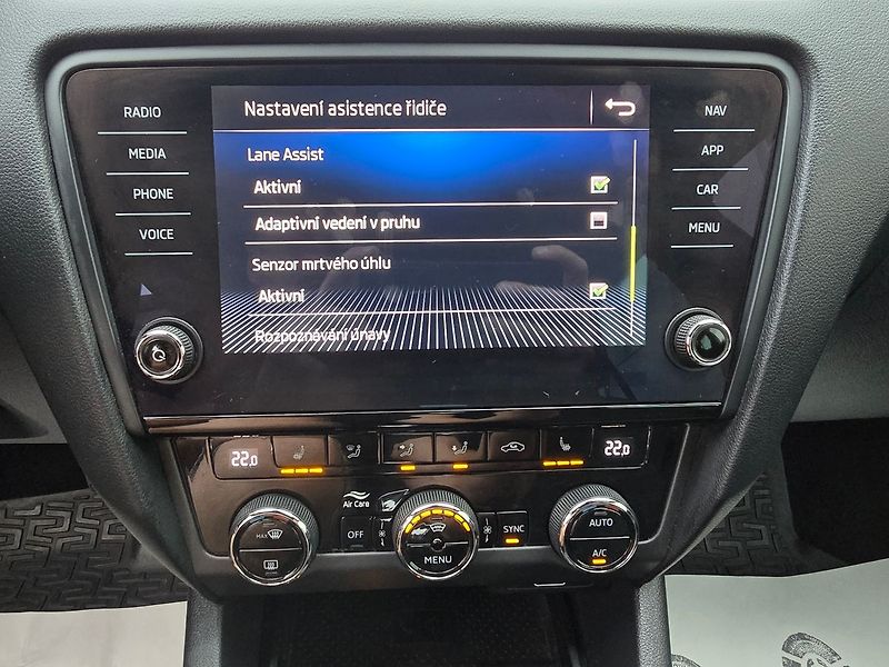 Škoda Octavia 2.0TSi 140kW DSG L&K 4x4 KŮŽE - fotka 21 z 38