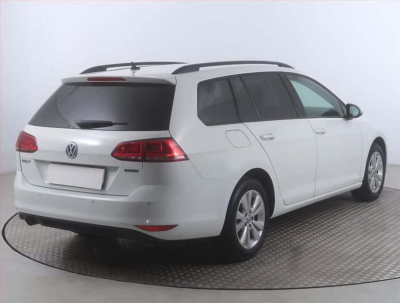Volkswagen Golf (2014) 1.6 TDI, Navi, Tempomat - fotka 5 z 15