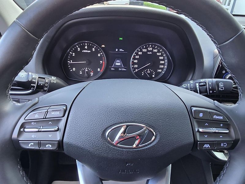 Hyundai i30 COMFORT / LED KAMERA NAVI - fotka 22 z 37