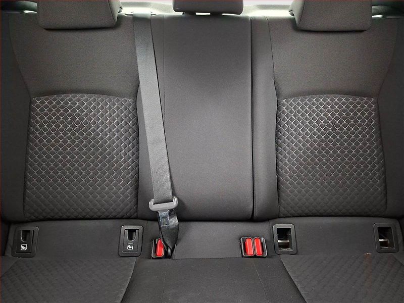 Toyota C-HR (2022) Comfort 1.8 Hybrid - fotka 10 z 16