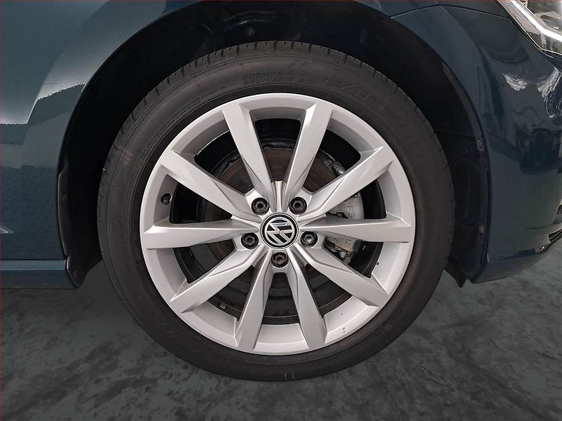 Volkswagen Golf (2018) 1.0 TSI, Serv.kniha, Kůže - fotka 14 z 16