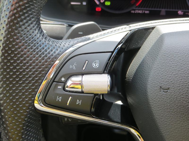 Škoda Superb 2,0 TDI 147kW 4x4 Style DSG ČR - fotka 24 z 29