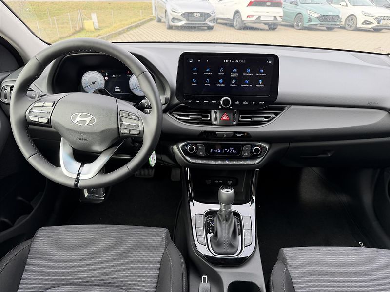 Hyundai i30 1,6 T-GDI DCT  GO CZECH - fotka 10 z 12