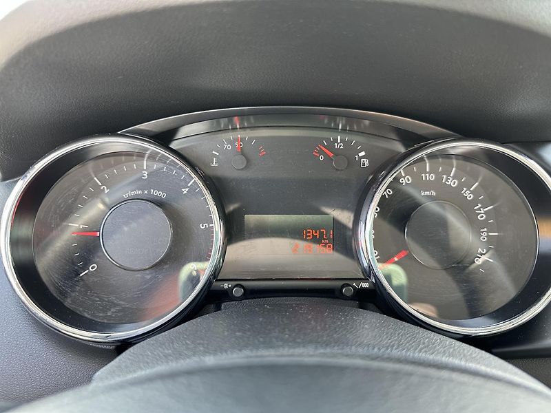 Peugeot 3008 (2015) Acttive 1.6HDi 88kW Navi 1maj - fotka 17 z 47