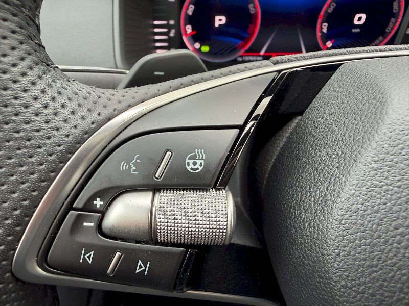 Škoda Karoq (2025) 1.5 TSI 110KW DSG SportLine - fotka 11 z 35