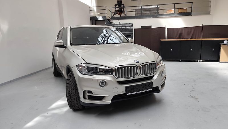 BMW X5 (2014) - fotka 12 z 63