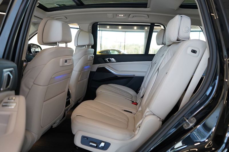 BMW X7 40d xDrive, Laser, Tažné, HUD - fotka 43 z 50