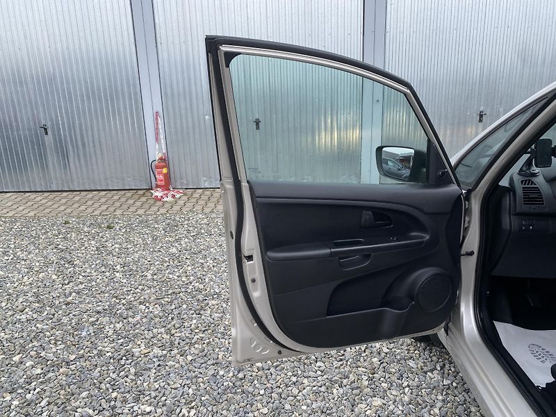 Kia Venga 1.4i 16v 90PS KLIMA SERVIS!!!  - fotka 92 z 144