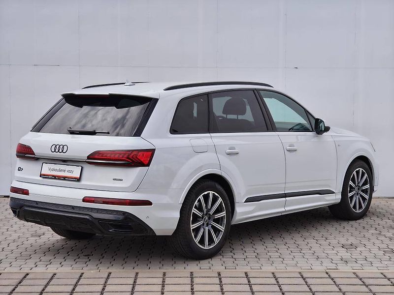Audi Q7 50 Sline Quattro 8TT 3,0TDI - fotka 2 z 25