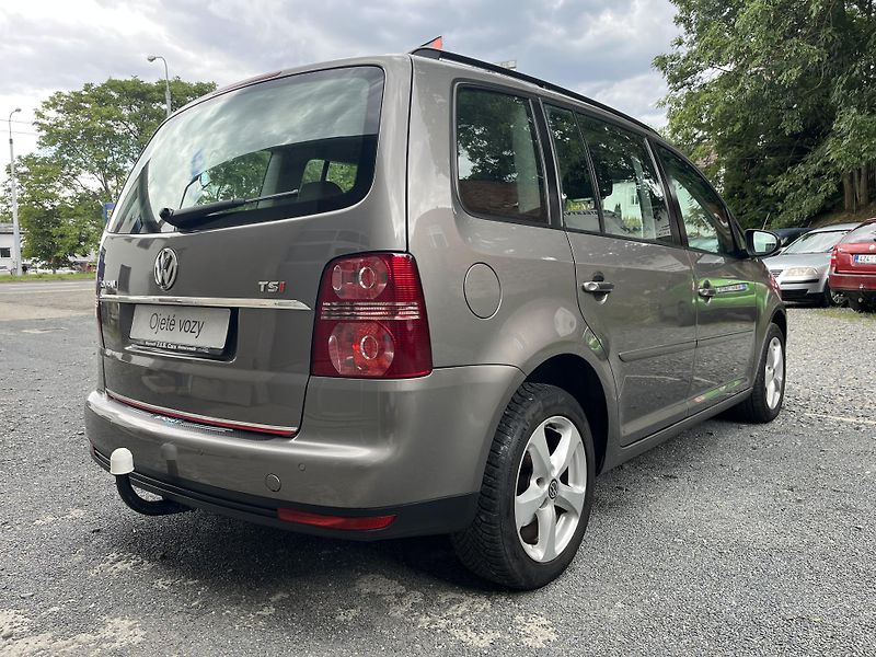 Volkswagen Touran (2010) 1,4 TSi 103 Kw TAŽNÉ - fotka 5 z 18