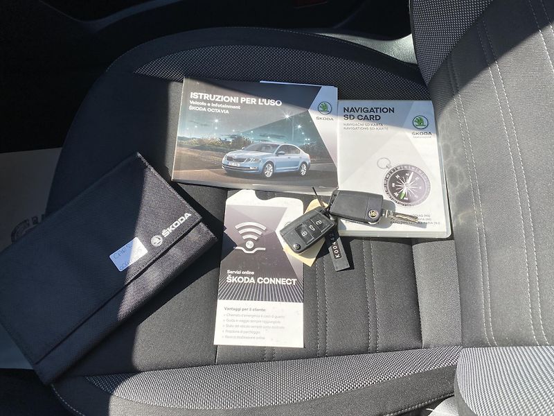 Škoda Octavia 1.6TDi 115PS DSG DPH REZERVACE - fotka 154 z 154