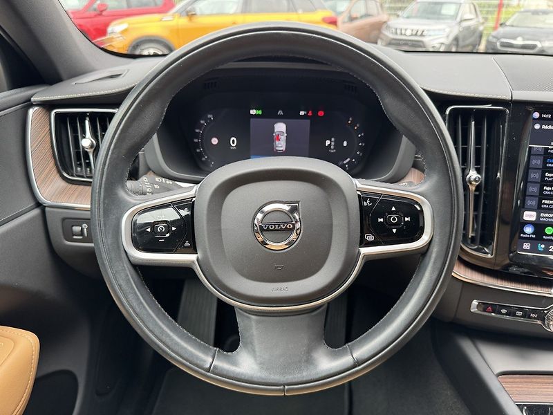 Volvo XC60 (2021) 2.0D B4 AWD Inscription - fotka 7 z 47