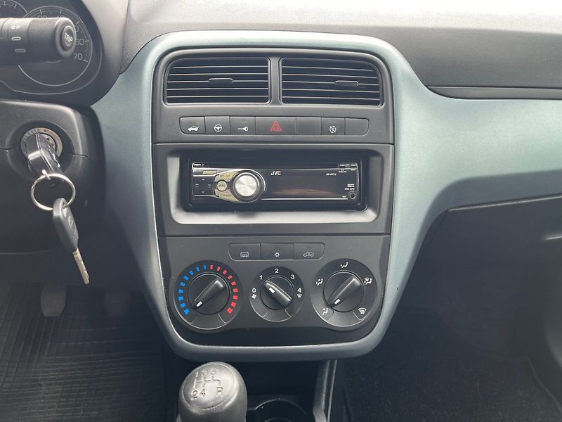 Fiat Grande Punto (2011) 1.2 i Velmi pěkné - fotka 10 z 17