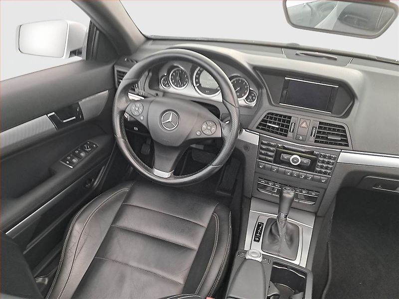 Mercedes-Benz Třídy E (2010) E 250, Automat, Kůže, Navi - fotka 7 z 22
