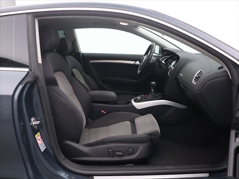 Audi A5 3,0 TDI 176KW QUATTRO SLINE - fotka 9 z 27