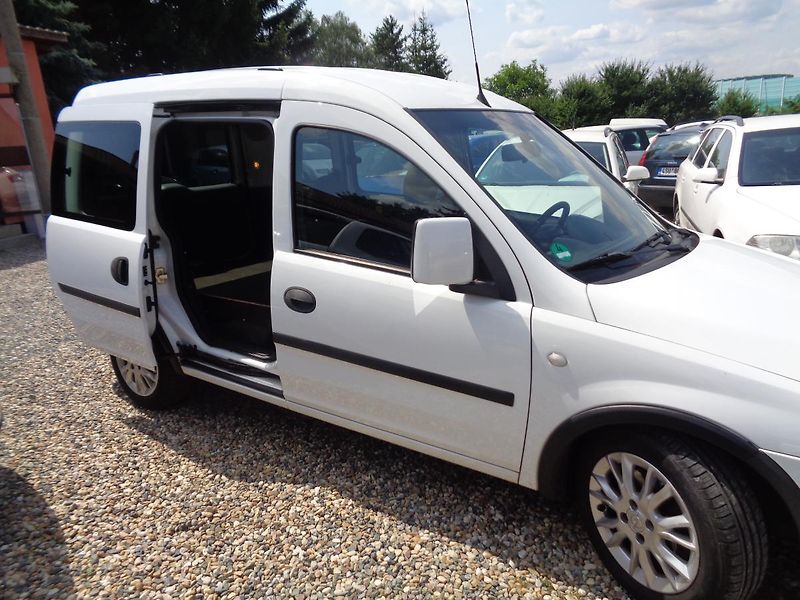 Opel Combo 1,2 - fotka 8 z 15