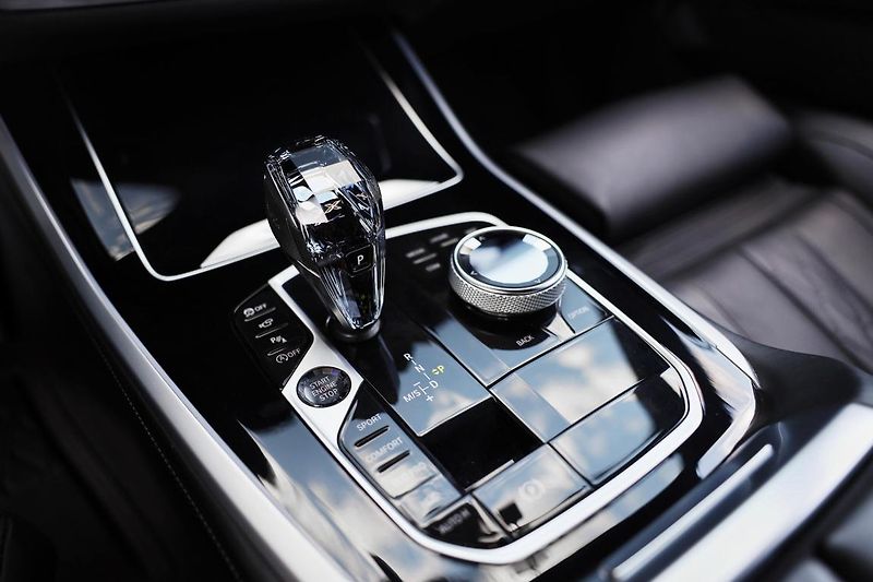 BMW X5 M50i - fotka 14 z 16