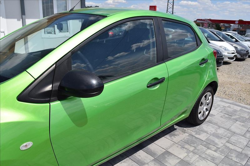Mazda 2 1,4 I 55KW NOVÁ STK KLIMA - fotka 8 z 39