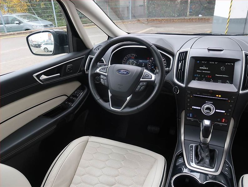 Ford S-MAX (2017) Vignale 2.0 EcoBoost, Automat - fotka 7 z 30