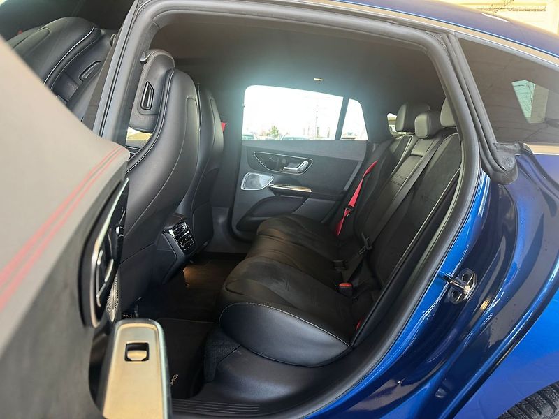 Mercedes-Benz EQE 43 AMG - fotka 16 z 21
