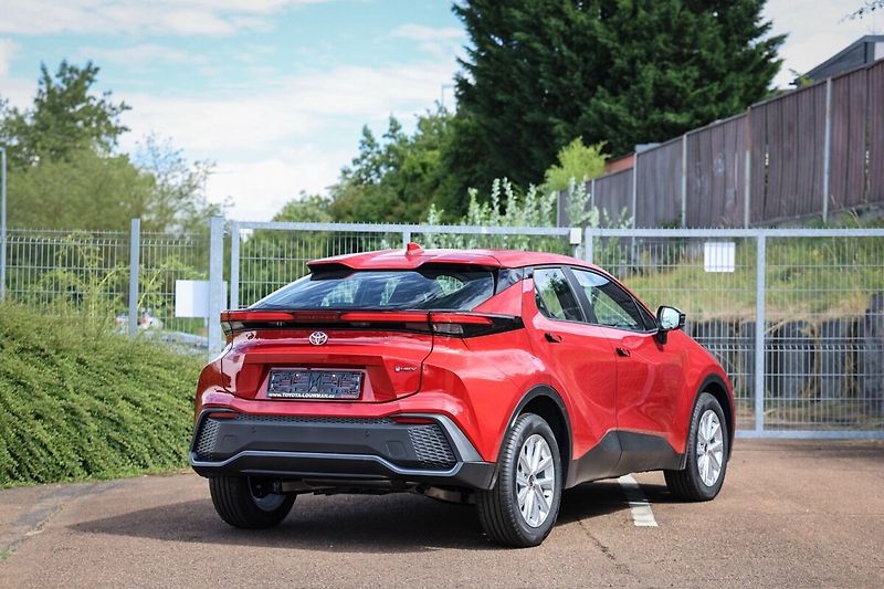 Toyota C-HR 1.8. HEV Comfort Limited EDITI - fotka 4 z 24