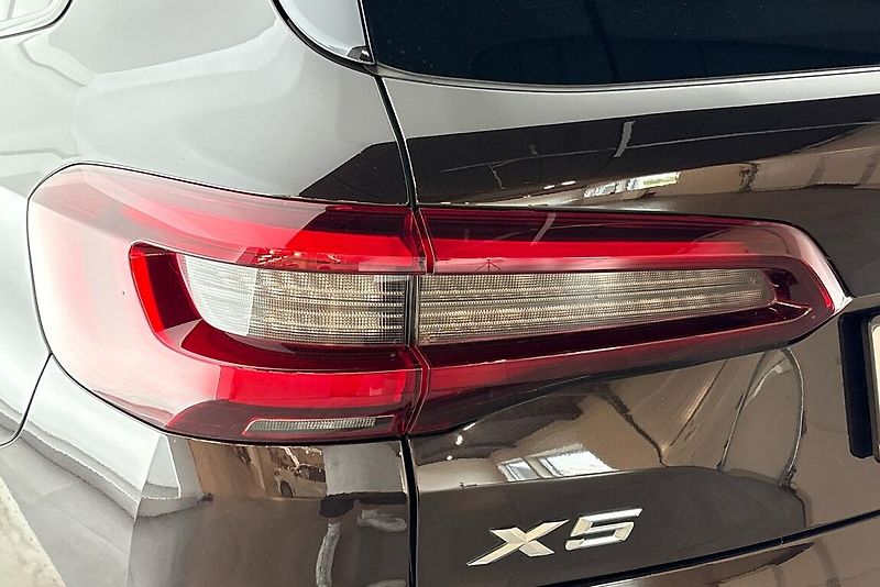 BMW X5 xDrive30d - fotka 5 z 27