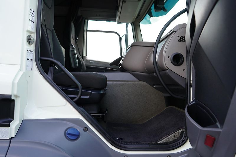 DAF CF (2021) 320 / ACC / EURO 6 / CHŁODNIA  - fotka 32 z 44