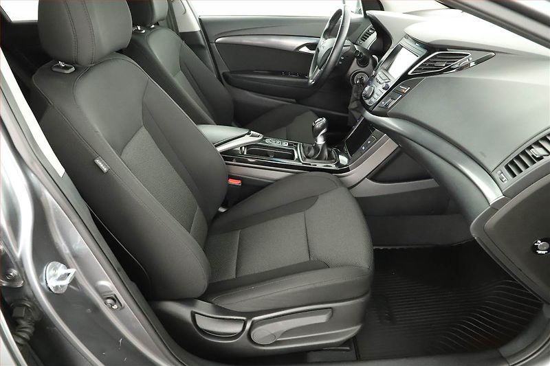 Hyundai i40 (2017) 1.7 CRDi, Serv.kniha, Navi - fotka 7 z 16