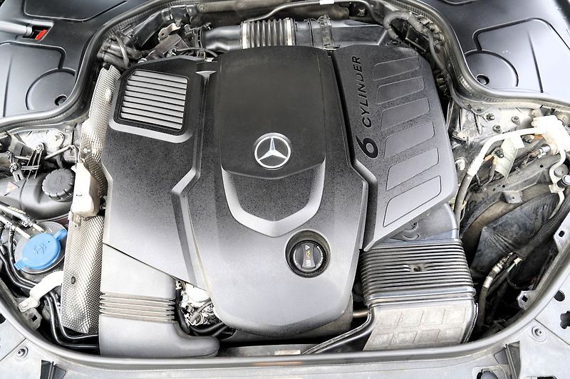 Mercedes-Benz Třídy S S 350d Long 4matic AMG TV - fotka 10 z 50