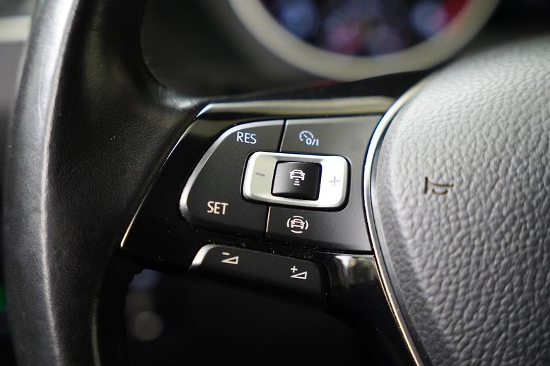 Volkswagen Tiguan - fotka 15 z 27