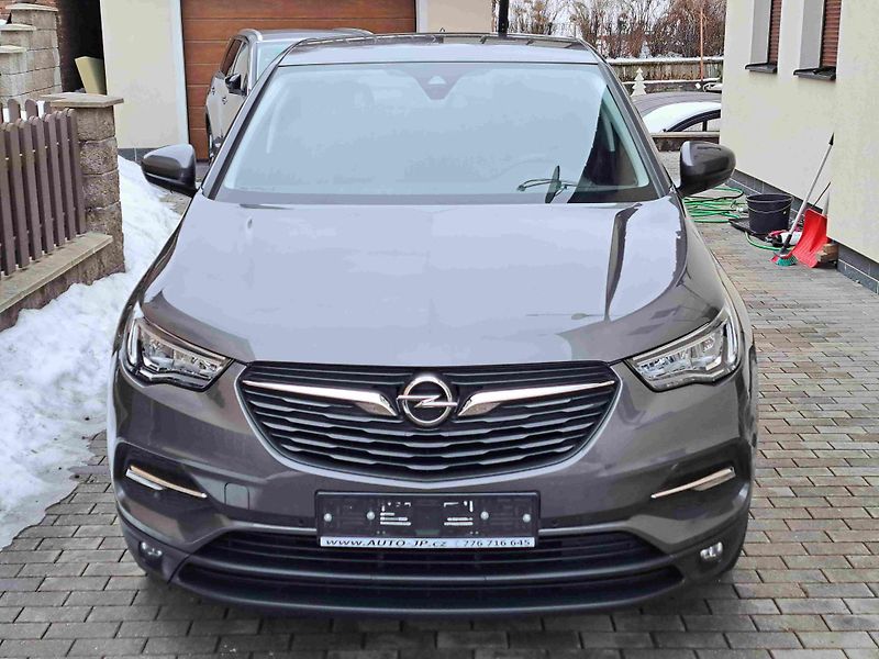 Opel Grandland X (2020) 1,2 PT EAT8 LED - fotka 7 z 18