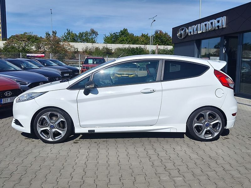 Ford Fiesta 1.6/134kW ST ČR 1.Majitel - fotka 8 z 27