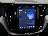 Volvo XC60 B4 AWD R-DESIGN AUT CZ - náhled 39