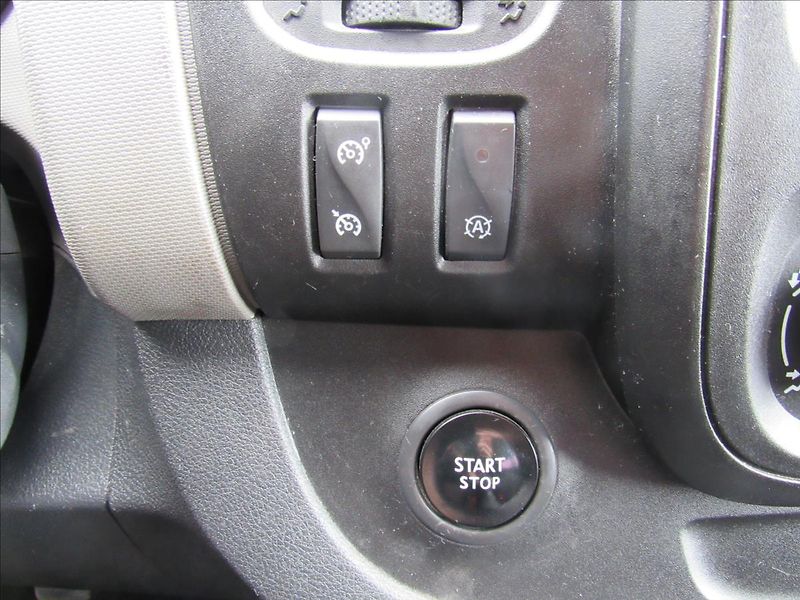 Renault Trafic 1,6 dCi 125 8 míst - fotka 18 z 27