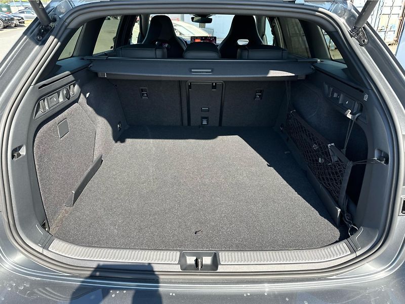 Škoda Superb iV 1,5 TSI / 150 kW Sportline - fotka 13 z 23