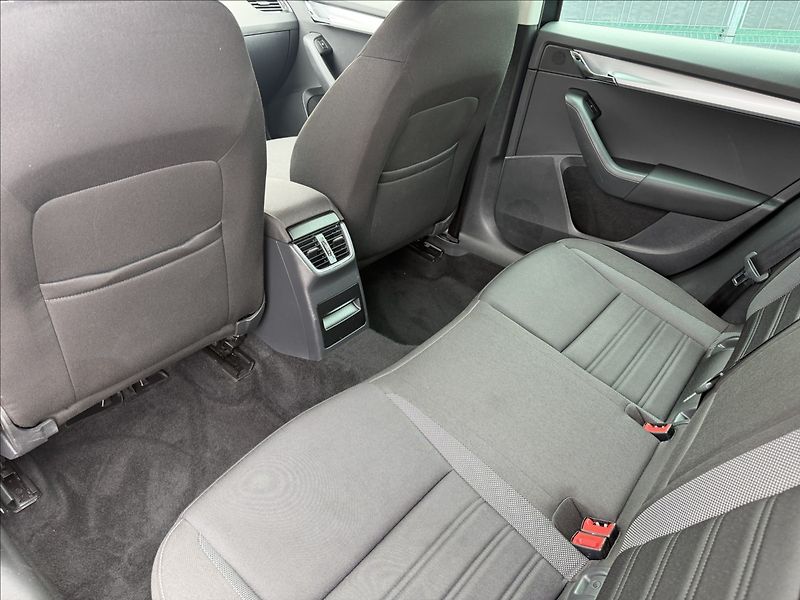 Škoda Octavia III 1.6 TDI Ambition - fotka 14 z 19