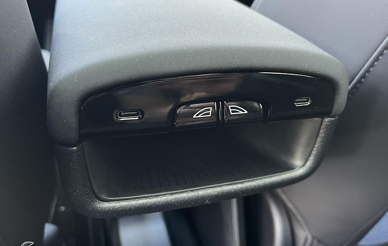 Volvo EX30 AWD Ultra Twin /TZ//REZERVACE - fotka 22 z 51