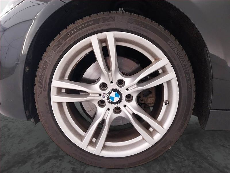BMW Řada 3 (2016) 330 d xDrive, 4X4, Automat - fotka 15 z 28