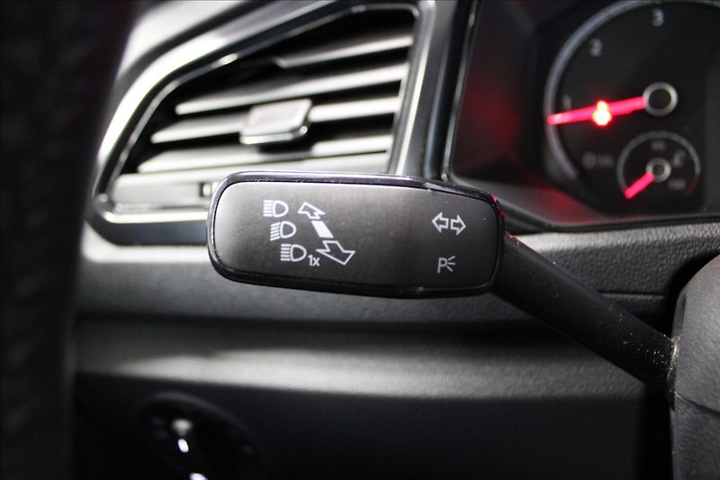 Volkswagen T-Roc 1,6 TDI 1. Majitel CZ TOP - fotka 17 z 35