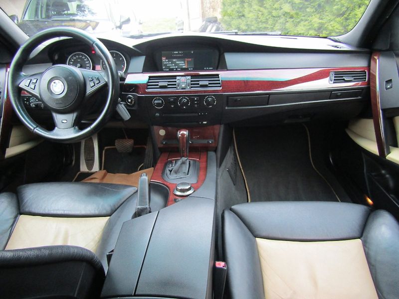 BMW Řada 5 (2006) 3.0D X-DRIVE 170kW - fotka 15 z 38