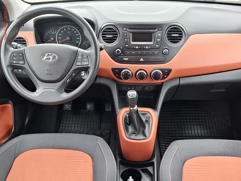 Hyundai i10 (2014) 1.0 i, ČR, AC, temp - fotka 8 z 15