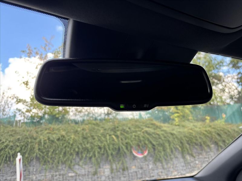 Kia XCeed 1,5 TGDi Spring Edition ZÁRUKA - fotka 32 z 46