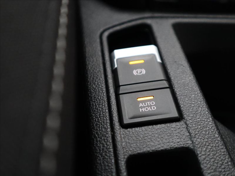 Volkswagen T-Roc 1,6 TDi Style LED Webasto Asis - fotka 30 z 39
