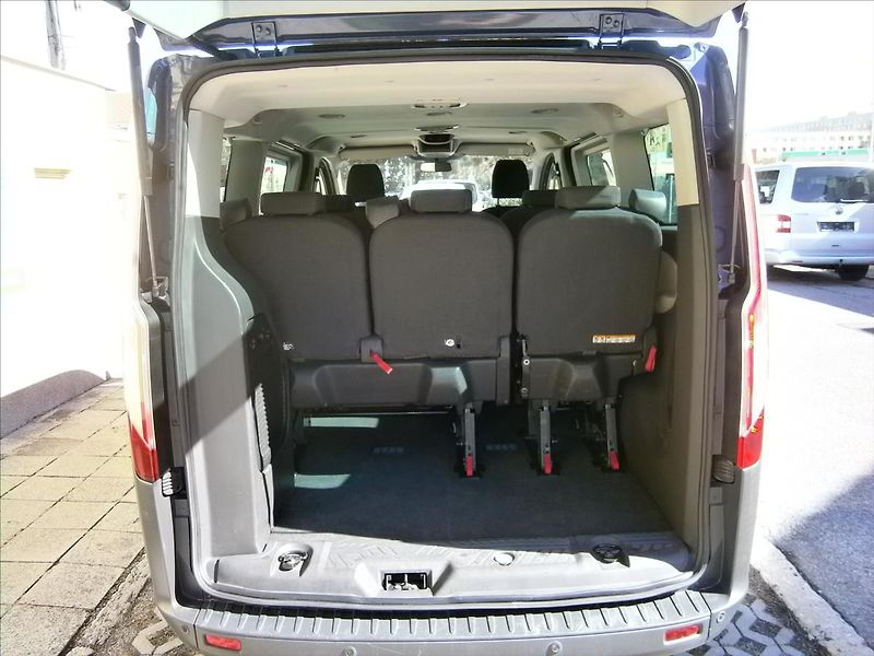 Ford Tourneo Custom 2,2 TDCi  TITANIUM - fotka 8 z 23