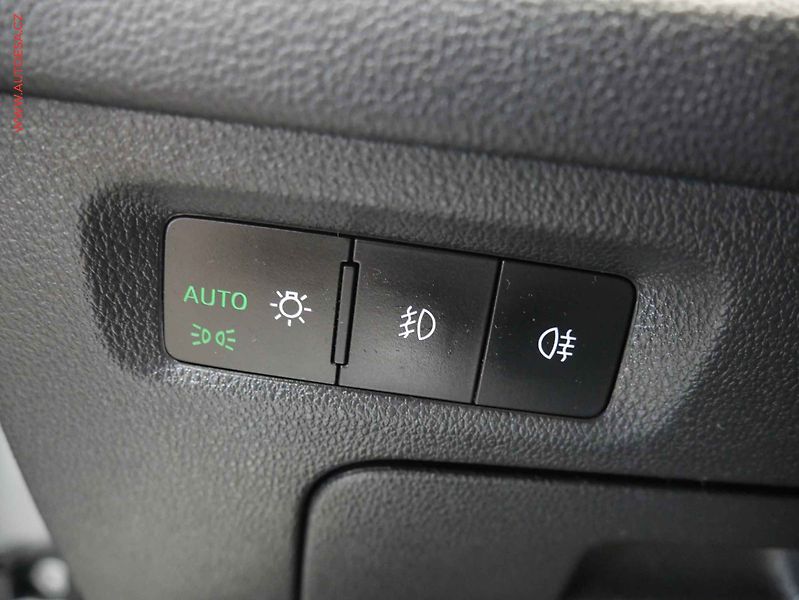 Škoda Octavia (2020) 2.0TDi, ČR, LED, park.čidla - fotka 21 z 27
